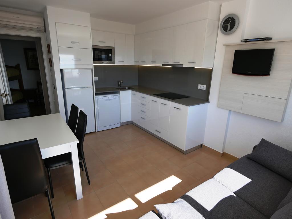 Inmosantos Oasis A1 Apartman Roses Szoba fotó